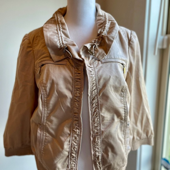 White House Black Market Women’s Khaki Tan Short Jacket Size 4 - Picture 3 of 8